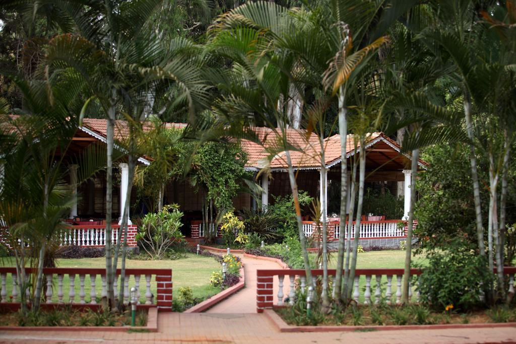 Radiant Resort Bangalore Luaran gambar