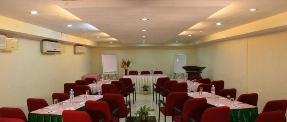 Radiant Resort Bangalore Luaran gambar